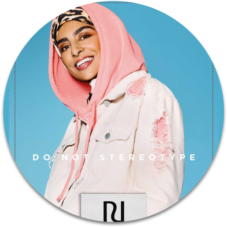 Picture - River Island Advert 2018 Clipart (800x800), Png Download