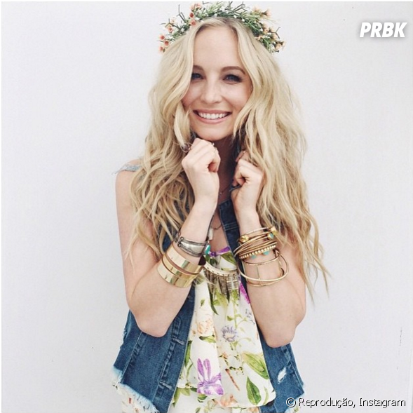 De The Vampire Diaries Candice King A Caroline Aparece - Candice Accola Photoshoot Showmeyourmumu Clipart (950x588), Png Download