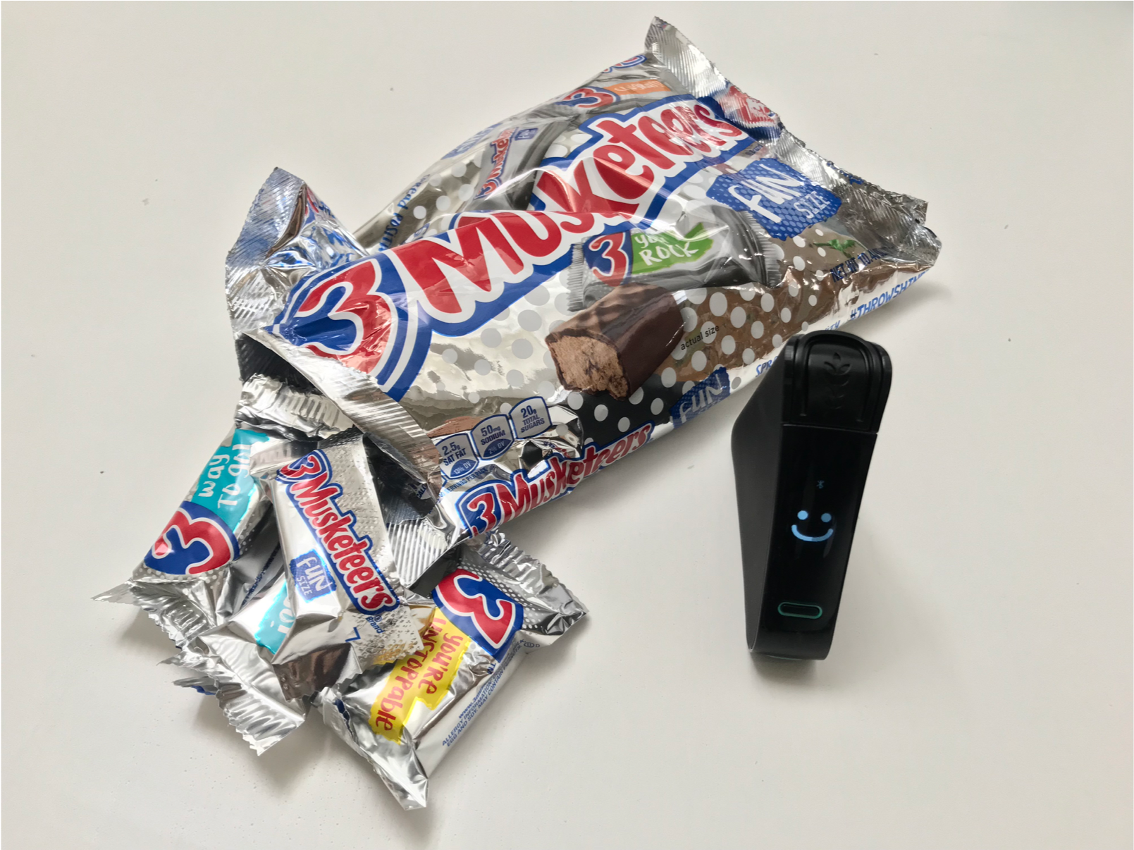 Halloween Candy Png - Snickers Clipart (2181x1205), Png Download