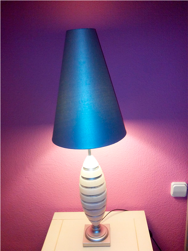 Me Gustaría Como Ésta Lámpara Dar Un Poco De Luz A - Lampshade Clipart (1200x800), Png Download