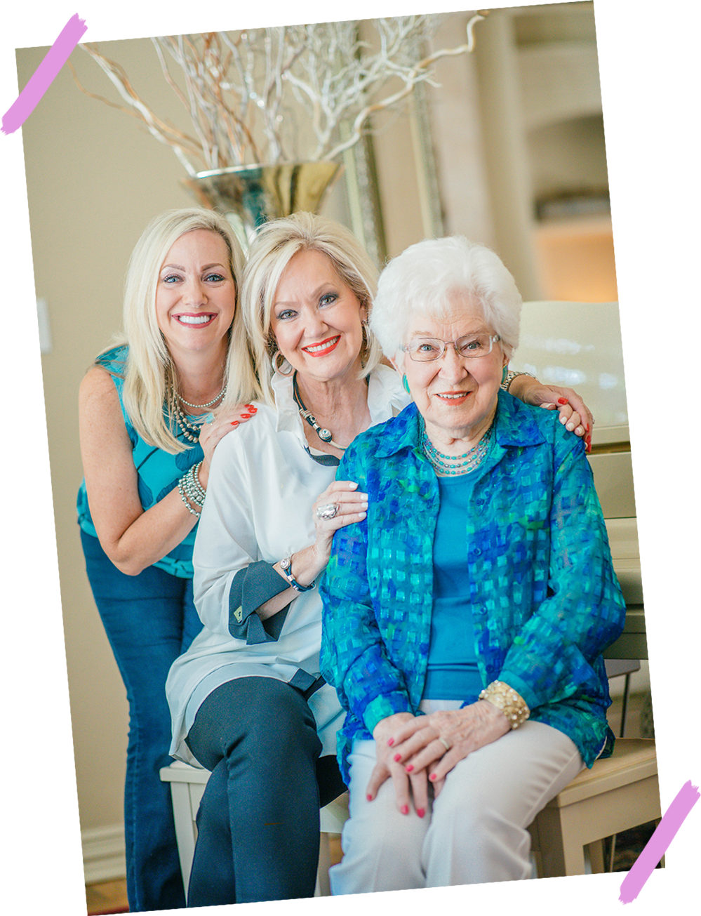 Trina - Sitting Clipart (999x1305), Png Download