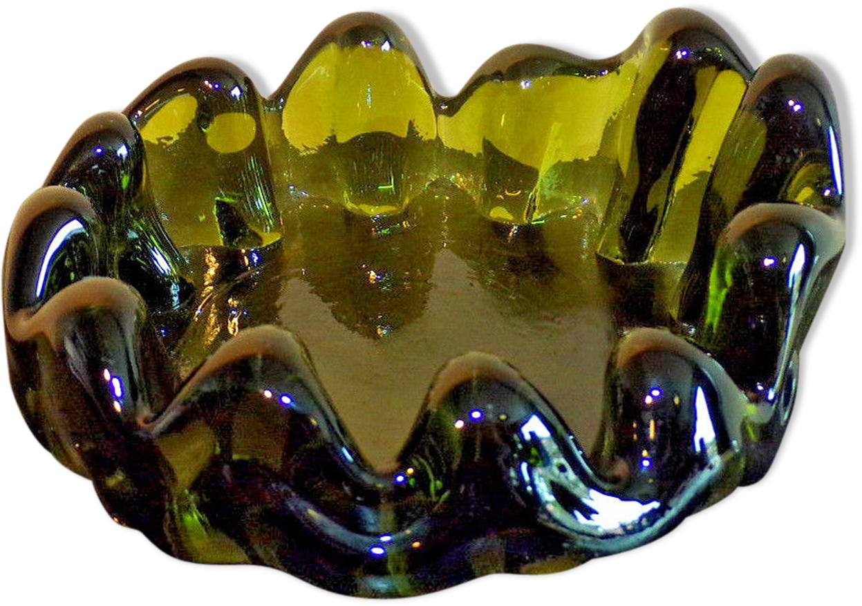 Vintage Blown Glass Ashtray Glass And Crystal Green - Crystal Clipart (1247x877), Png Download