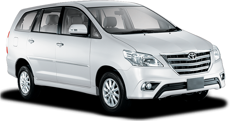 Toyota Innova - Innova Car On Road Price Clipart (800x500), Png Download