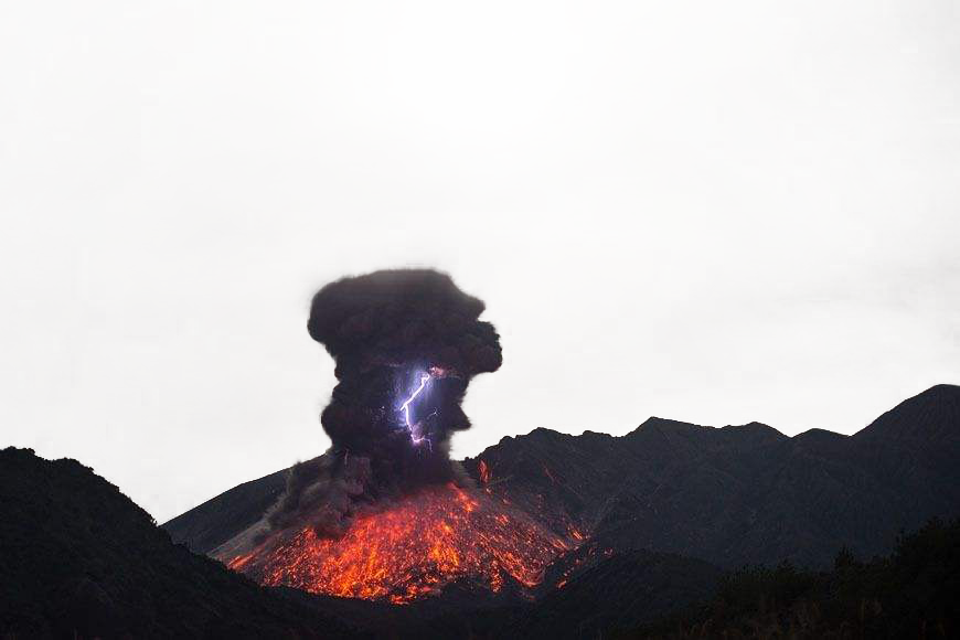 Sakurajima Chaitxe N Mount Merapi Volcano Lightning - Volcano Clipart (870x580), Png Download