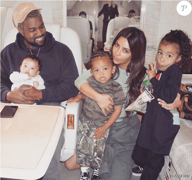 Kanye West, Kim Kardashian Et Leurs Trois Enfants Chicago, - Gabrielle Union Surrogate Mother Clipart (950x592), Png Download