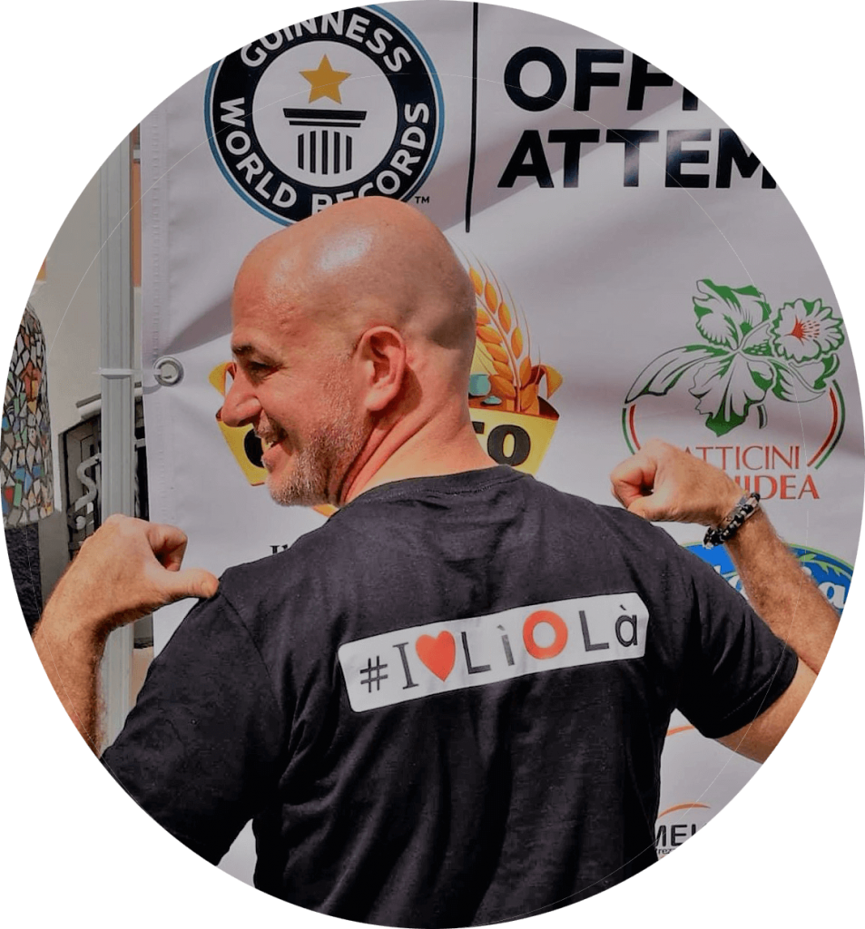 Alessandro Is An Integral Part Of Lìolà Pizzeria - Label Clipart (953x1024), Png Download