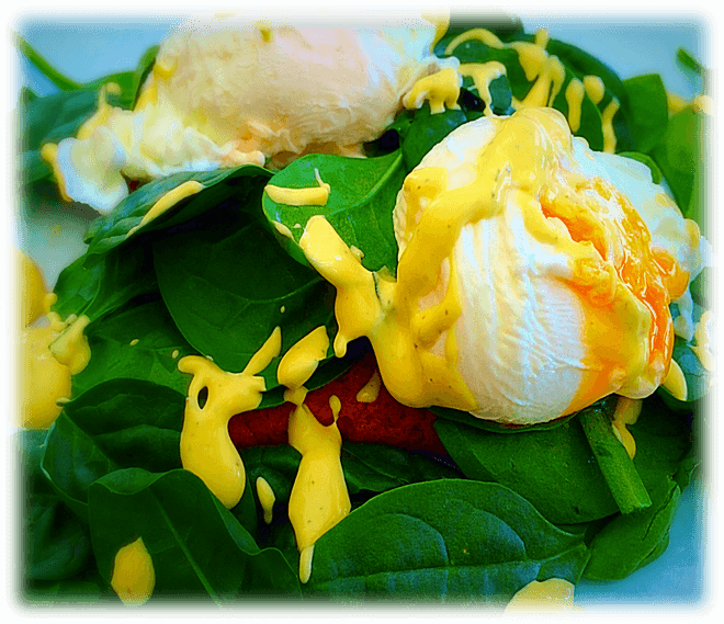 Eggs Benedict With Hollandaise Sauce And Spinach Save - Spinach Salad Clipart (660x569), Png Download