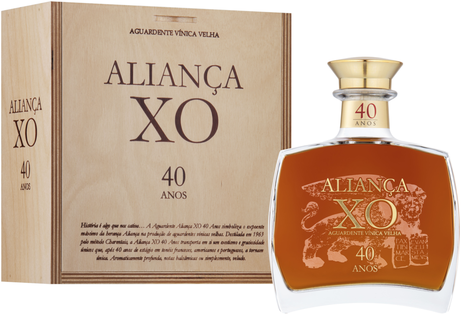 Old Brandy Aliança Xo 40 Years Old 50cl - Xo Aliança Clipart (999x699), Png Download
