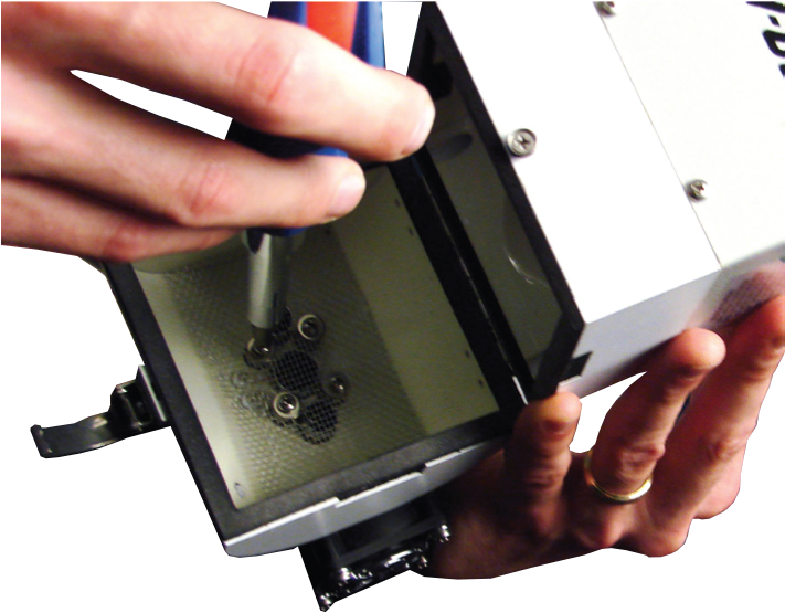 Tighten The Screws Evenly In A Cross Pattern - Gadget Clipart (710x566), Png Download