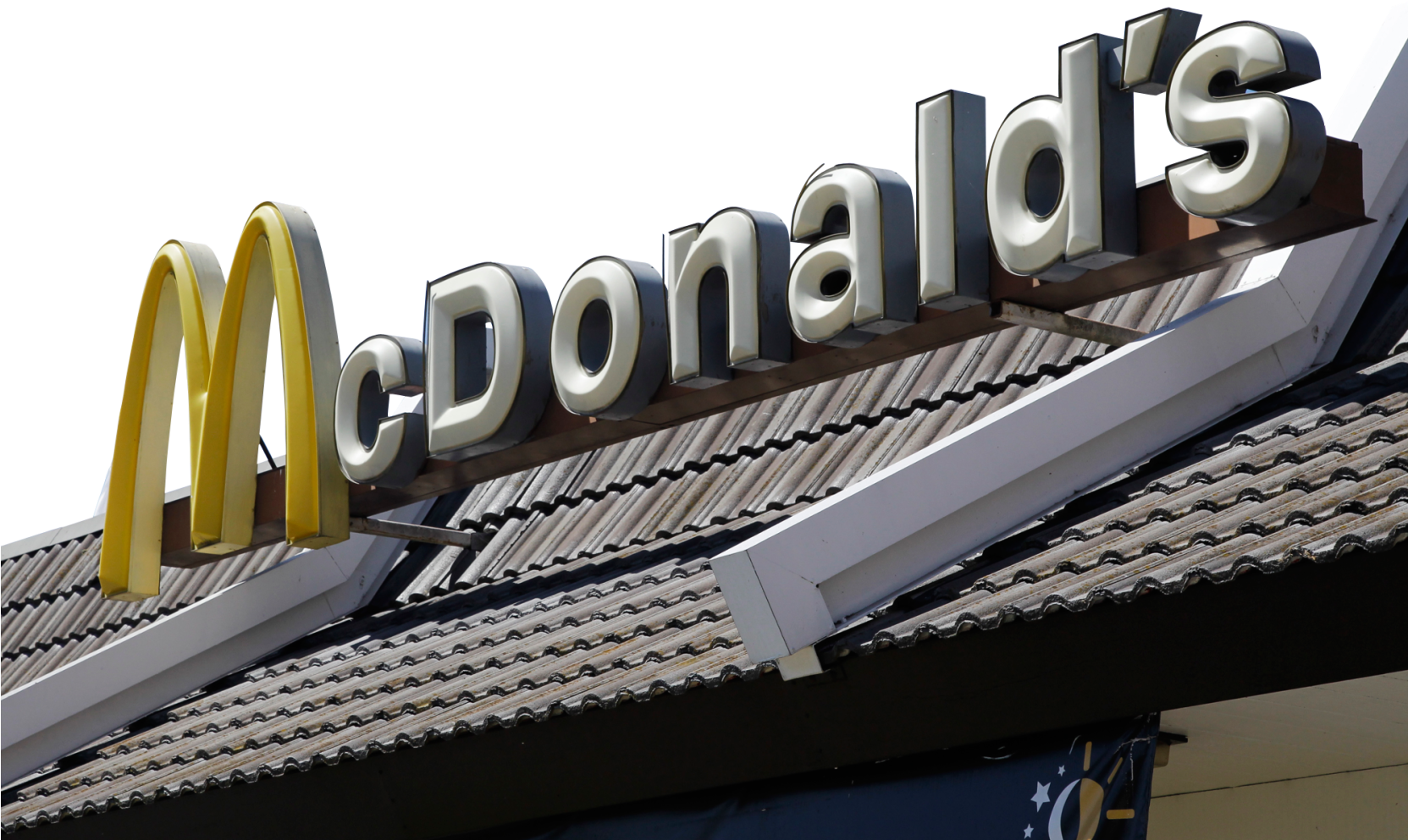 1 Cleveland Mcdonald's Plagued With Health Violations - Electronic Signage Clipart (1663x993), Png Download