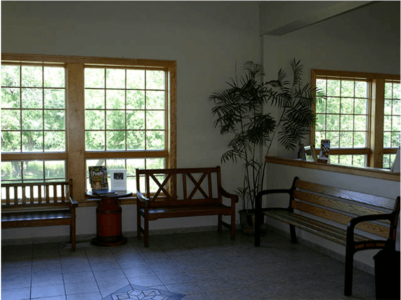 Danvers Animal Hospital Waiting Room - Daylighting Clipart (1000x594), Png Download