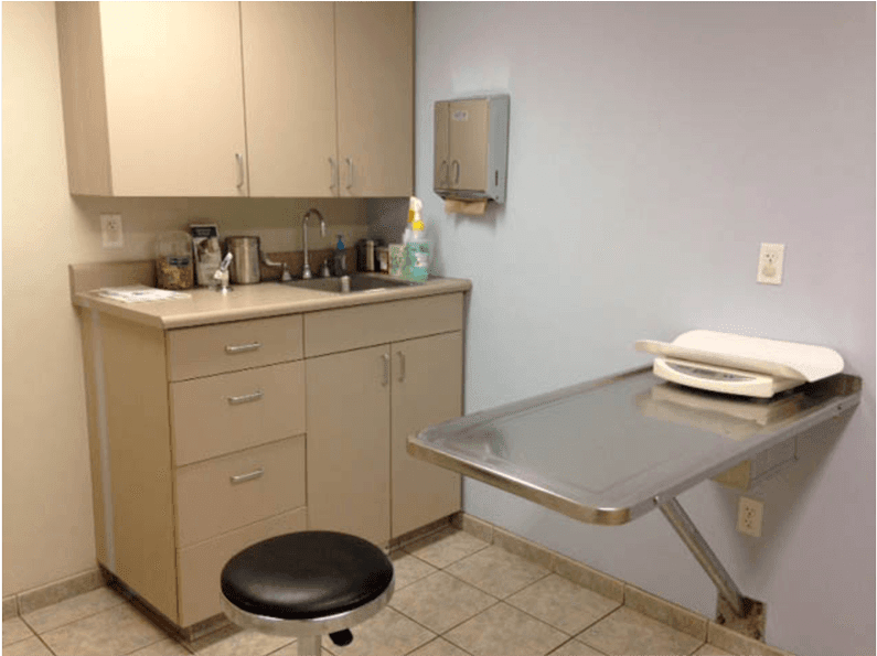 Exam Room At Danvers Animal Hospital - Bathroom Clipart (1000x594), Png Download