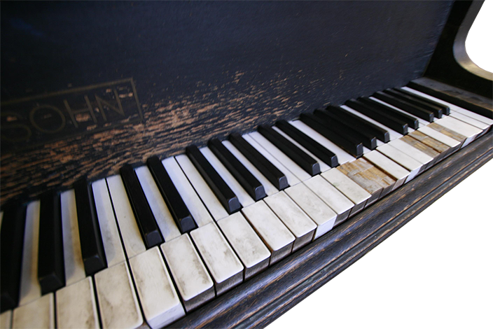 Xtant Audio Battered Piano - Pianino Hofmann & Czerny Clipart (704x470), Png Download