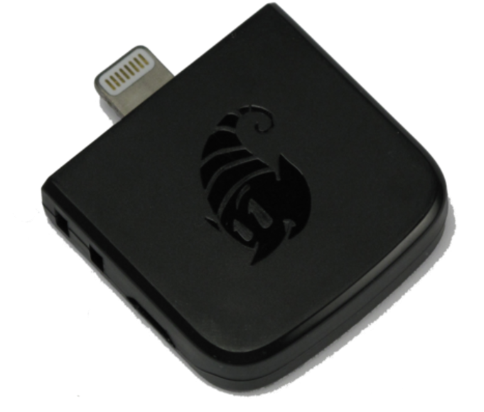 Be Gps 1008 Bad Elf Plug In Gps For Ipod Touch, Iphone, - Gps Bluetooth Ipad Clipart (700x621), Png Download