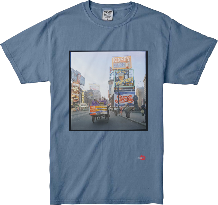 1947 Times Square Kiss Dyed T-shirt - Comfort Colors Cumin Clipart (746x700), Png Download