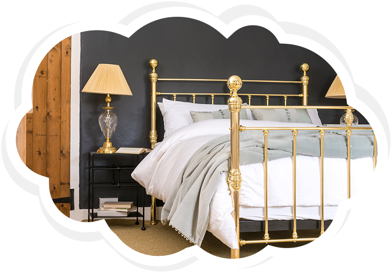 Modern Iron & Brass Beds - Grey And Brass Bedroom Clipart (940x550), Png Download