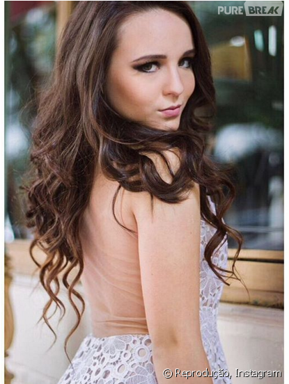 Larissa Manoela Deu O Seu Primeiro Beijo Aos 12 Anos, - Larissa Manoela Quantos Anos Clipart (623x551), Png Download