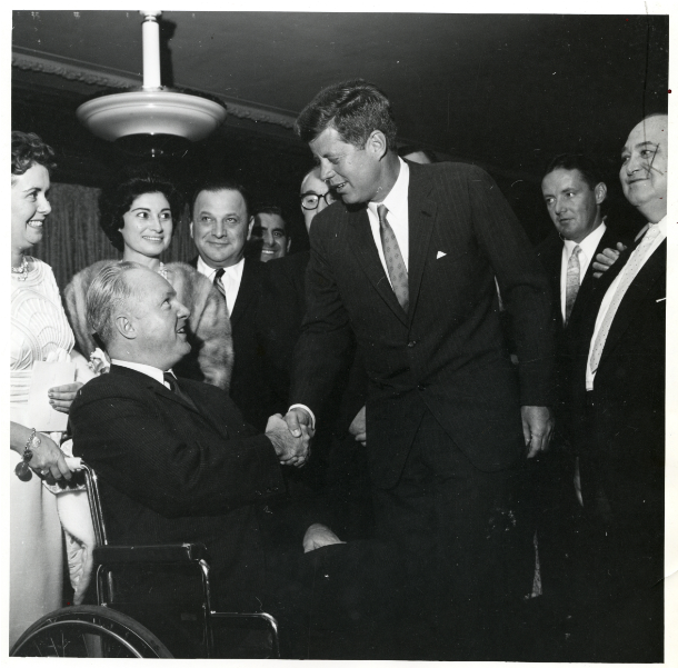Here's President Kennedy With @cityofboston Mayor John - Gentleman Clipart (904x600), Png Download