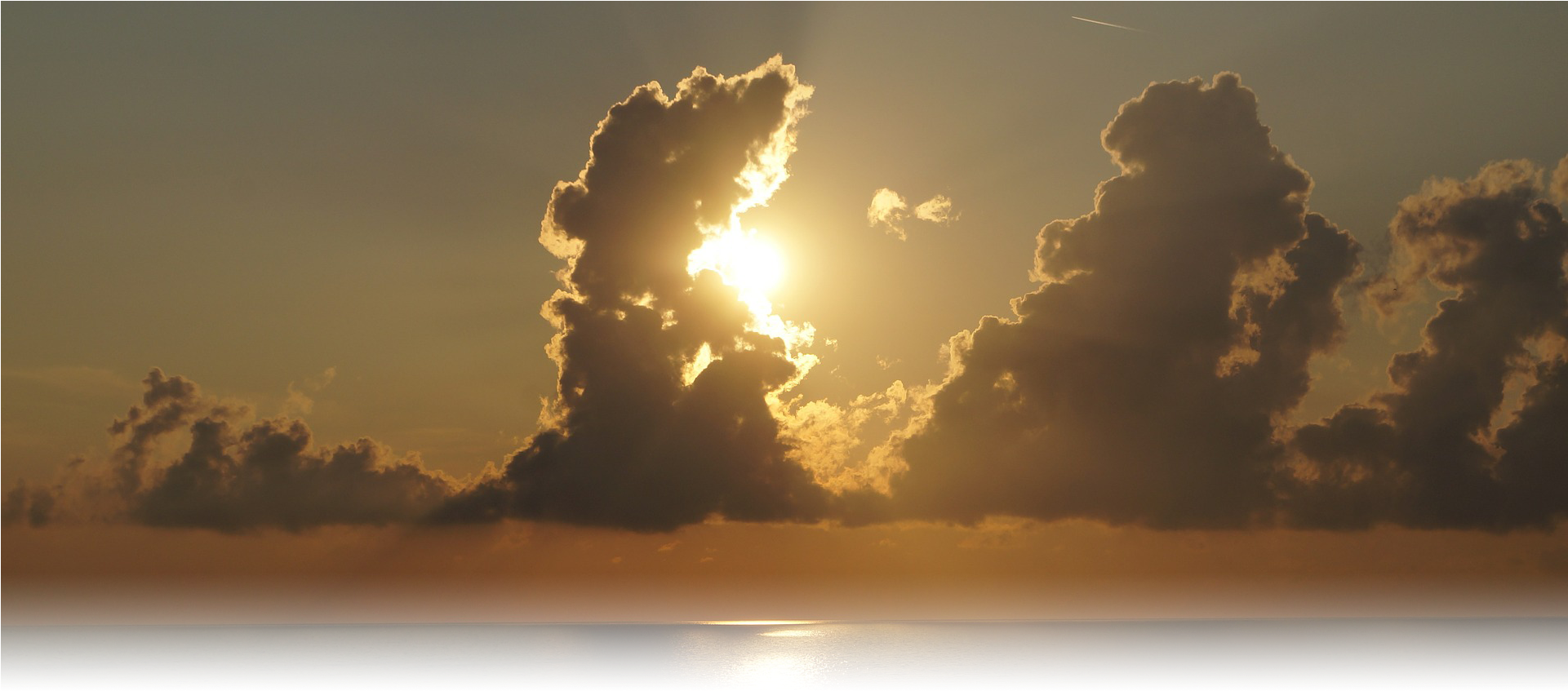 Sunrise Clouds Png - Nuvens Por Do Sol Png Clipart (1920x1275), Png Download