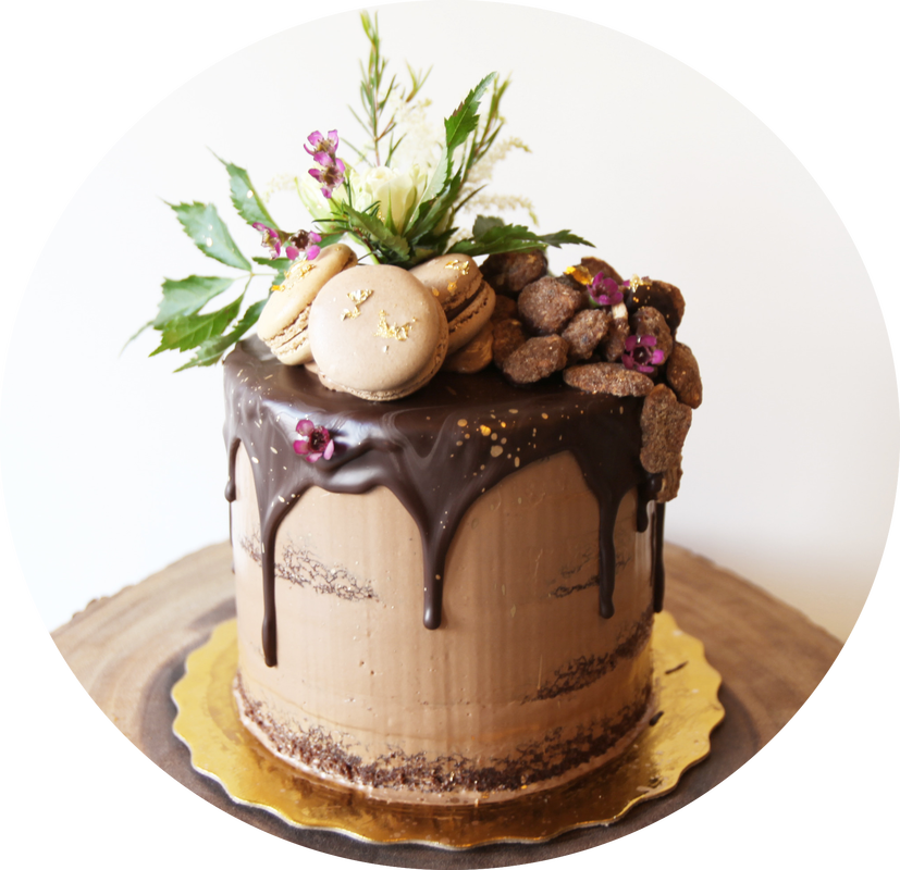 Holiday Cakes - Chocolate Cake Clipart (827x800), Png Download
