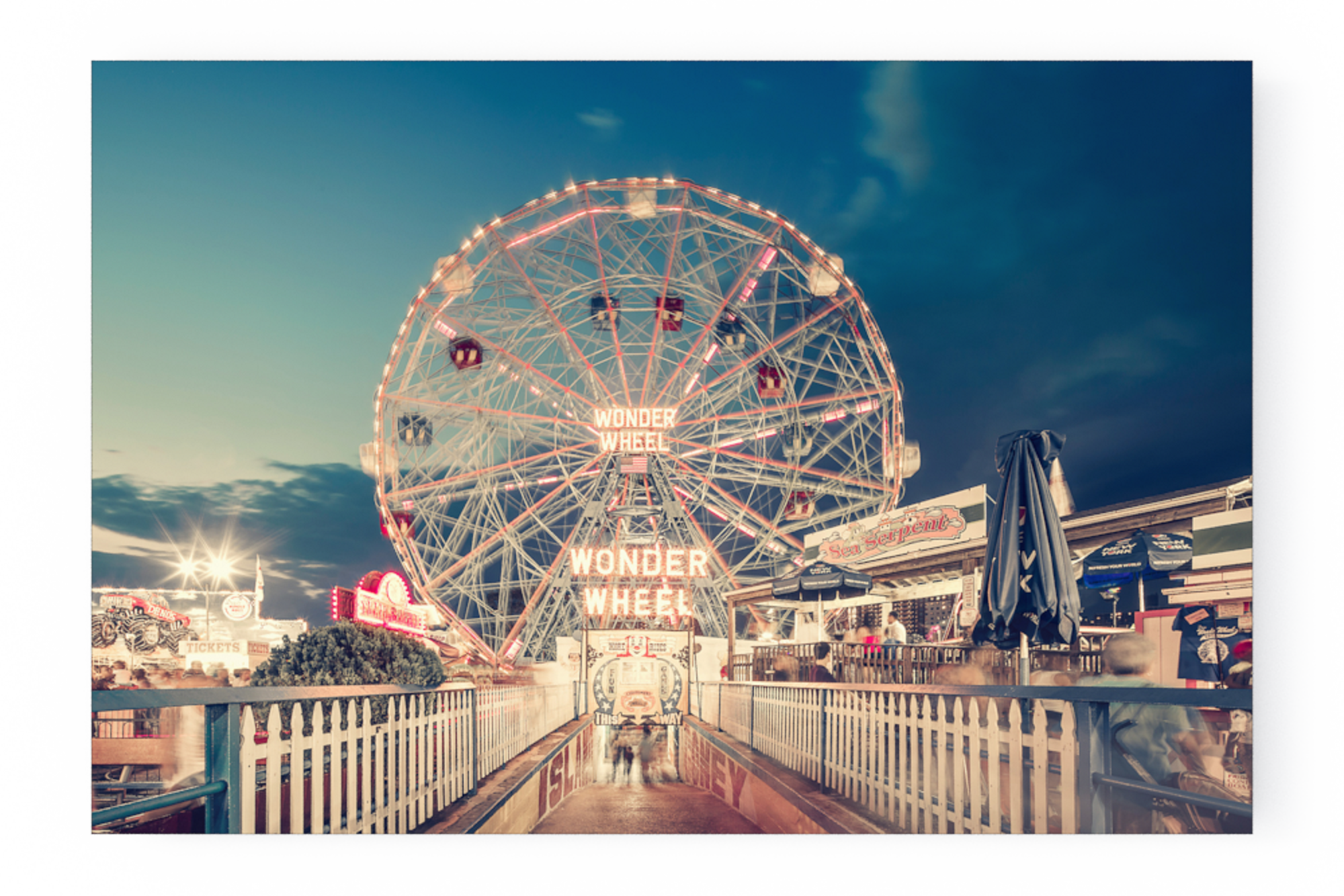 Photo Wonder Wheel By Night Coney Island Ny - Coney Island Night Coney Island Wonder Wheel Clipart (2000x1334), Png Download