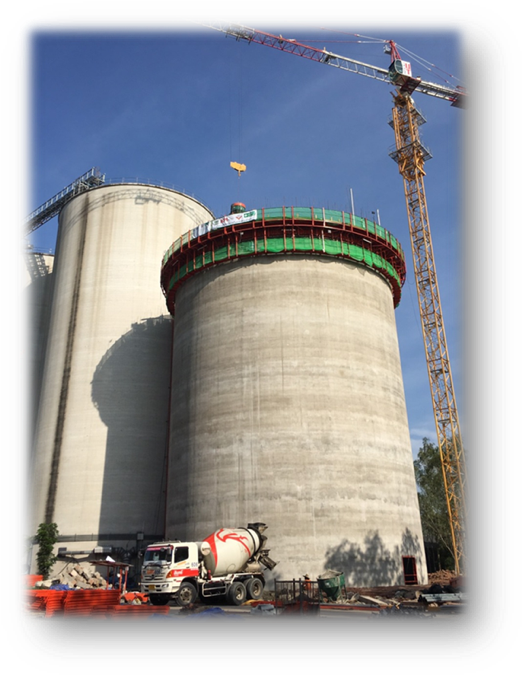 Corn Silo Pakthongchai - Silo Clipart (556x709), Png Download