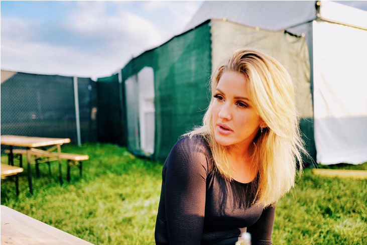 Ellie Goulding Surpreende Fãs Com Trecho Do Seu Novo - Girl Clipart (1200x630), Png Download