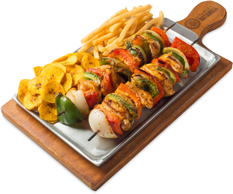 Brochetas De Pollo - Brochetas Con Papas Fritas Clipart (845x684), Png Download