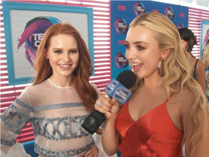Peyton List Finds Out How Weird The Riverdale Cast - Madelaine Petsch And Peyton List Clipart (896x504), Png Download