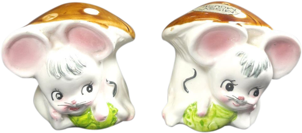 Enesco Missy Mouse In Mushroom House Salt & Pepper - Smile Clipart (968x968), Png Download