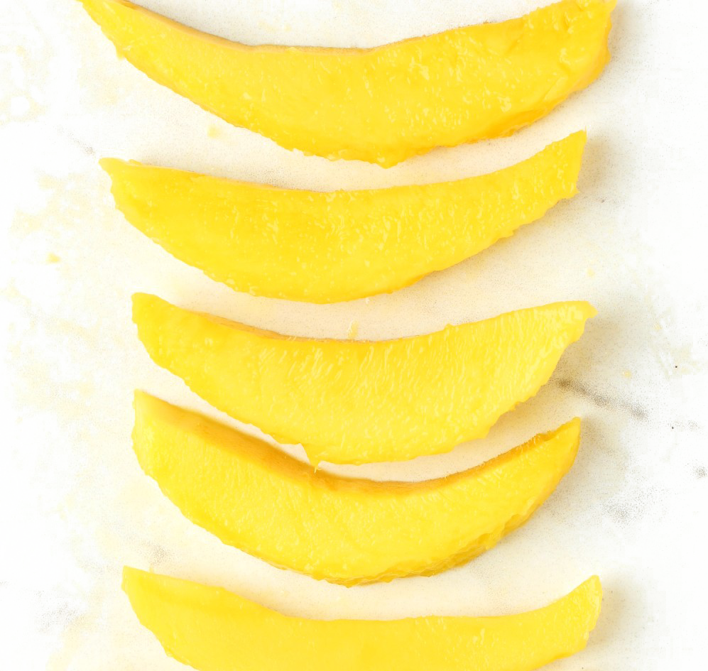 Sliced Mango Png Free Download - Lemon Clipart (997x945), Png Download