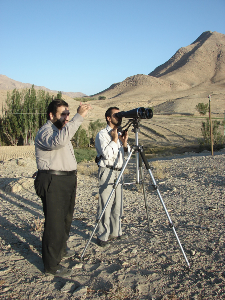 Karimi Could See The Moon For The First Time At - Tripod Clipart (800x600), Png Download