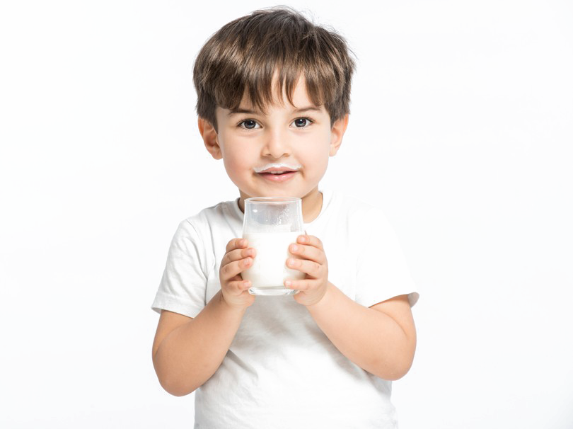 Drinking Milk Png Image Background - Child Milk Png Clipart (810x606), Png Download