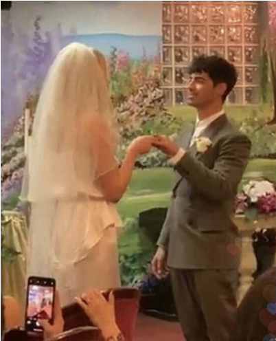 Sophie Turner Et Joe Jonas - Girl Clipart (600x600), Png Download