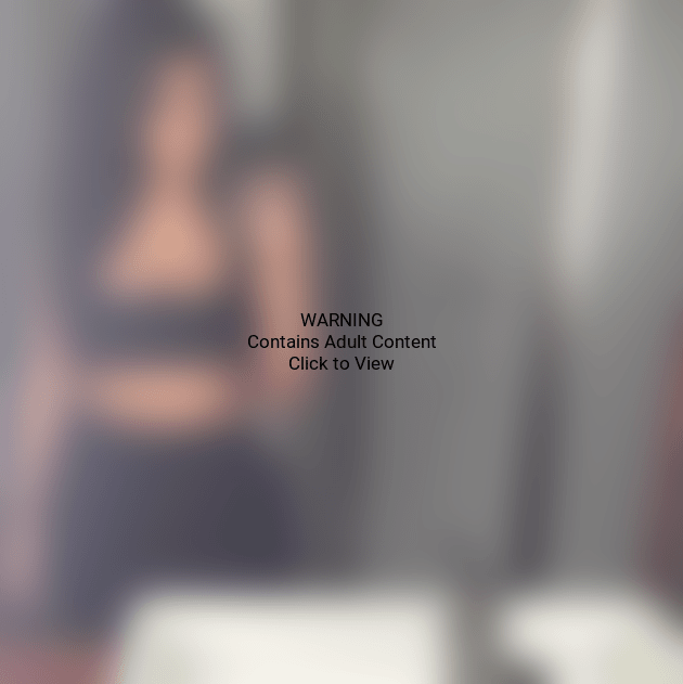 Kim Kardashian Cleavage Image - Parallel Clipart (630x631), Png Download