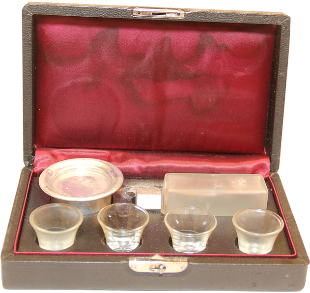 This Precious Intact Set Includes 4 Tiny Wine/sacrament - Box Clipart (630x630), Png Download
