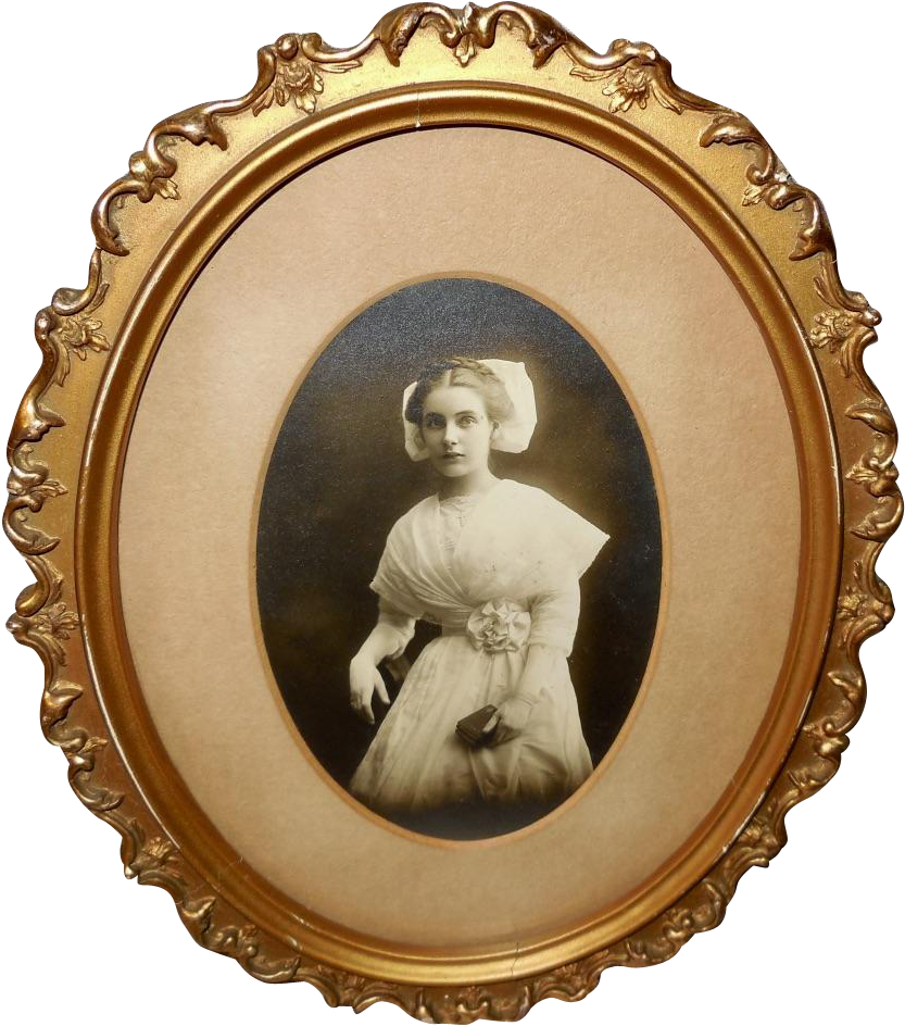 Vintage Photograph Of Lady Dressed In White In Oval - Circle Clipart (943x943), Png Download