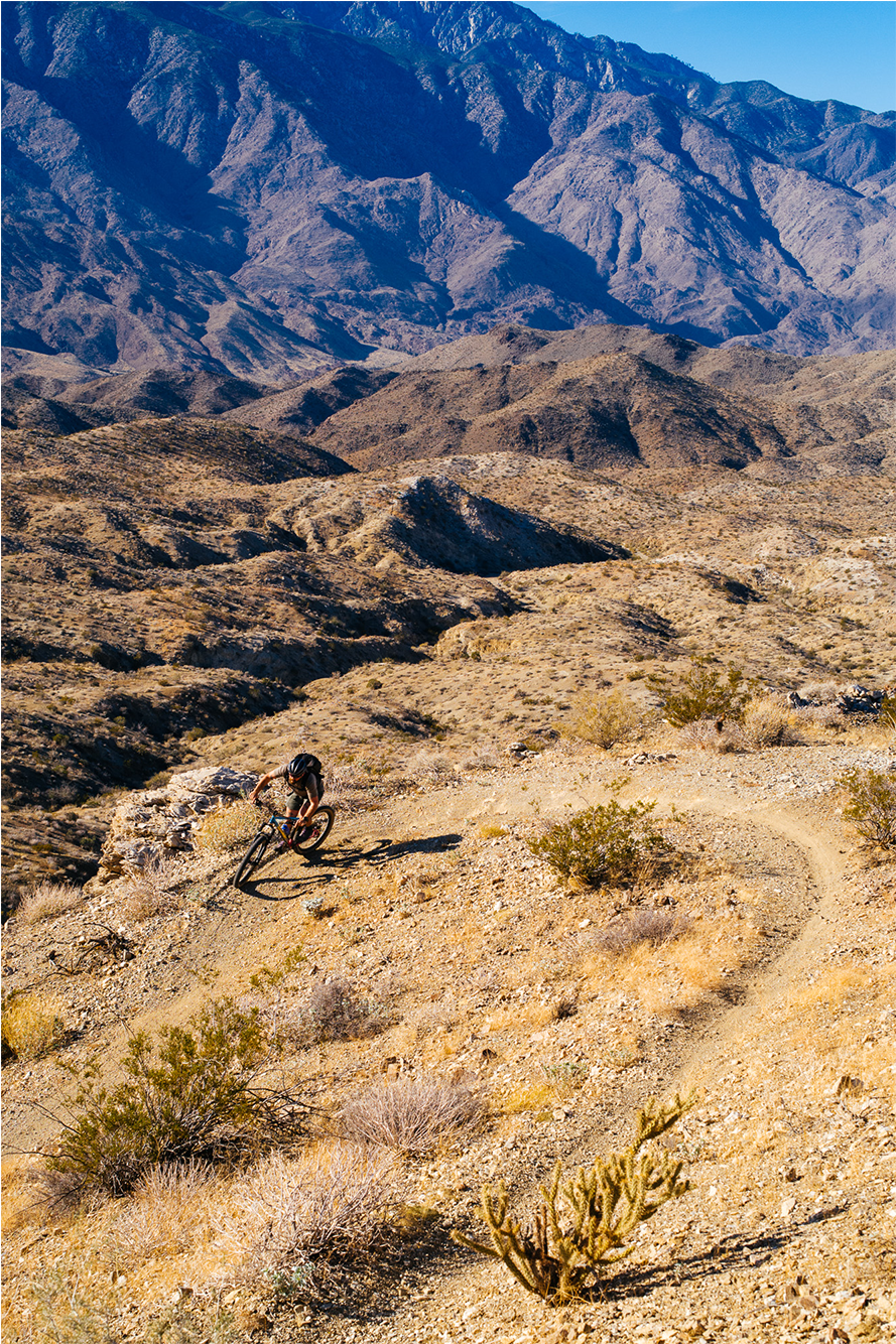 135mm - Pinned Clipart (2000x1333), Png Download