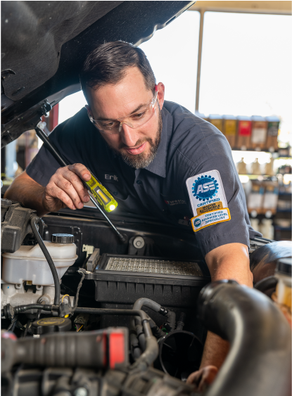 Firestone Complete Auto Care Technician - Auto Mechanic Clipart (1000x562), Png Download