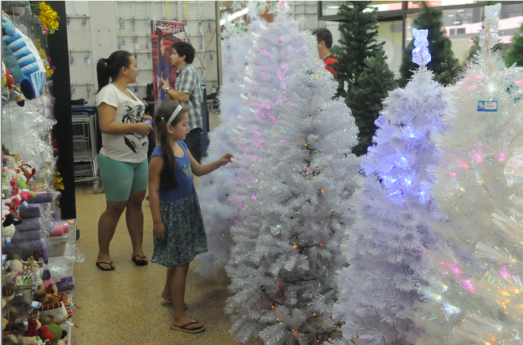 Los Árboles De Navidad Blancos También Son Solicitados - Christmas Lights Clipart (1110x624), Png Download