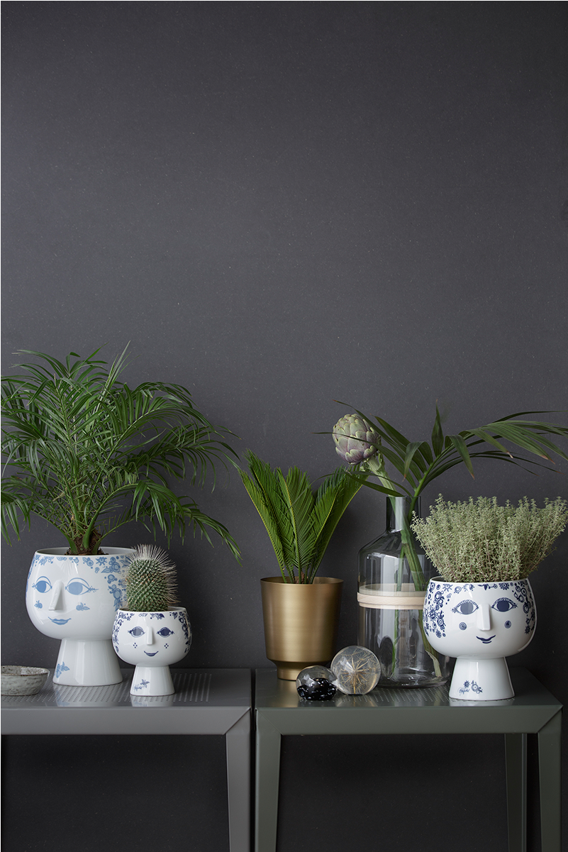 Juliane Flowerpot On Base Blue Oe11 Cm Juliane - Bjørn Wiinblad Potteskjuler Clipart (1200x1200), Png Download