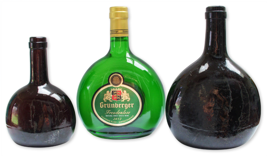 Зеленая была и коньяк пила. Бренди в зеленой бутылке. Вино в круглой бутылке. Бутылка зеленая круглая. В бутылке зеленый.