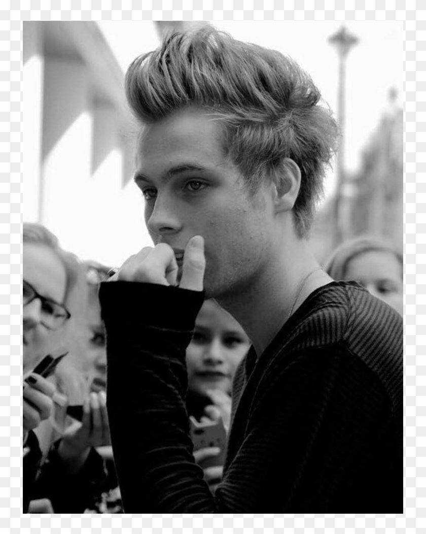 5sos Reindeerxoxo - Luke Hemmings Clipart #1247020