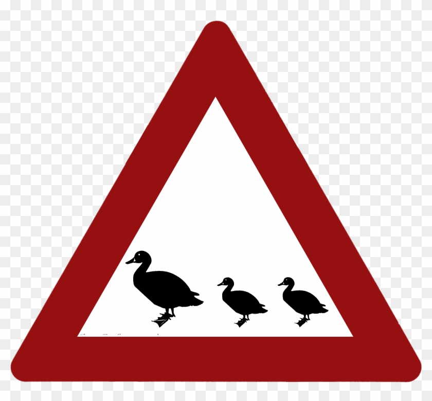 Ducks Crossing The Road Sign - Señales De Trafico P 27 Clipart #1410102