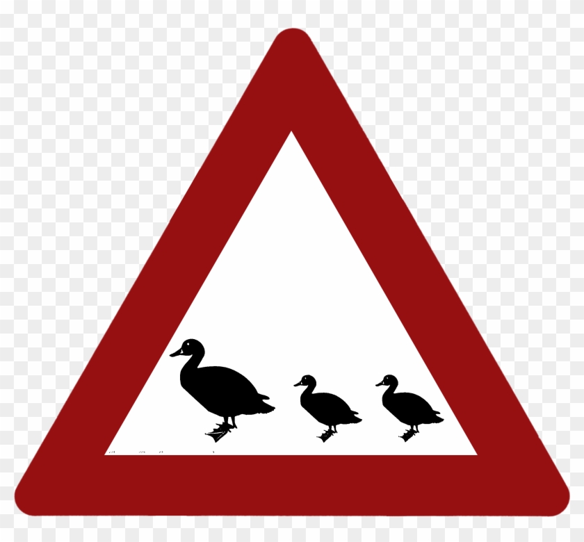 Ducks Crossing The Road Sign - Señales De Trafico P 27 Clipart