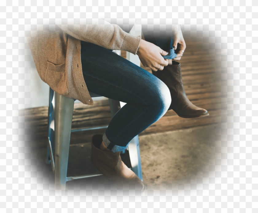 Reporting - Chicas Con Botines Sentadas Clipart