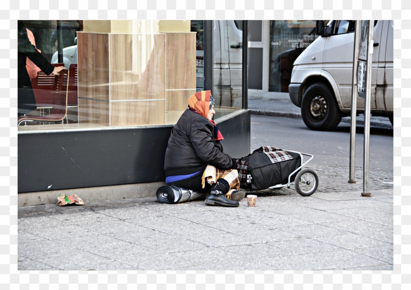 After Holding A Series Of Successful Civil Conversation - Femmes Sans Abris Clipart #1437147
