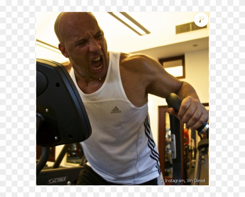 Vin Diesel S'affiche Instagram En Pleine Action - Vin Diesel Big Arm Clipart #1574121