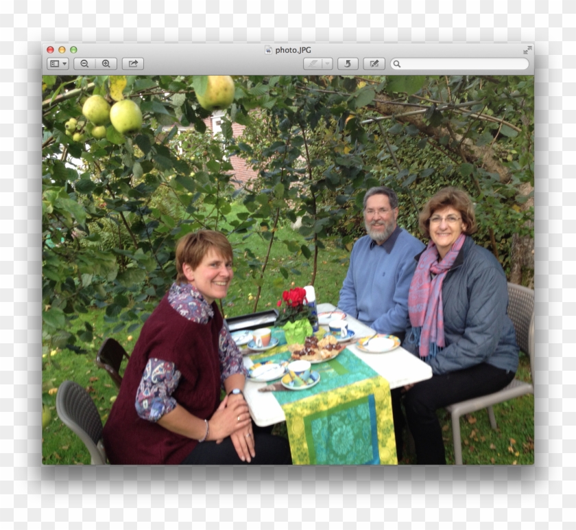Vickie Sits With Our Pastor Friends Ursula Sieg And - Picnic Clipart #2013142