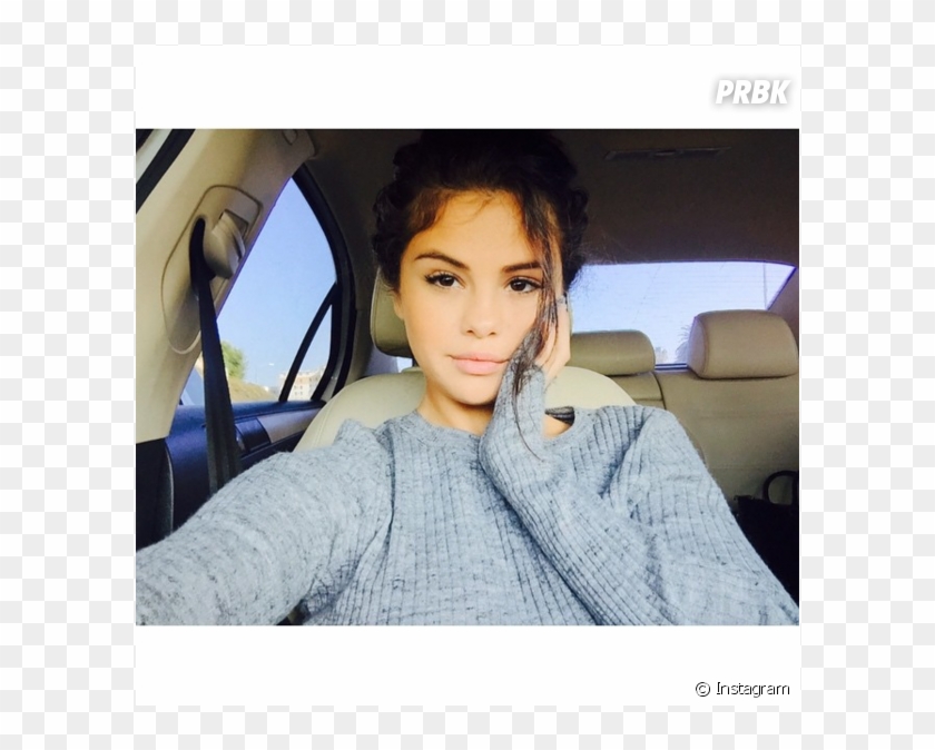 Selena Gomez Tem A Sétima Foto Mais Curtida Do Instagram - Selena Gomez Sweater Selfie Clipart #2235494